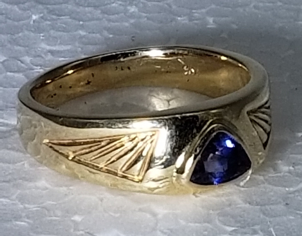 Sapphire Ring 14K yellow gold